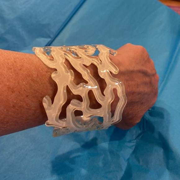 Plastic coral branched bracelet. New! - Picture 2 of 6